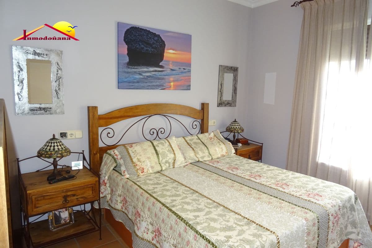 Casa de 4 habitaciones en Almonte en venta - 190.000 € (Ref: 7931743)