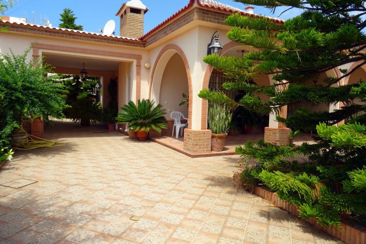 4 soveværelse Villa til salg i Matalascanas - € 497.500 (Ref: 7931789)