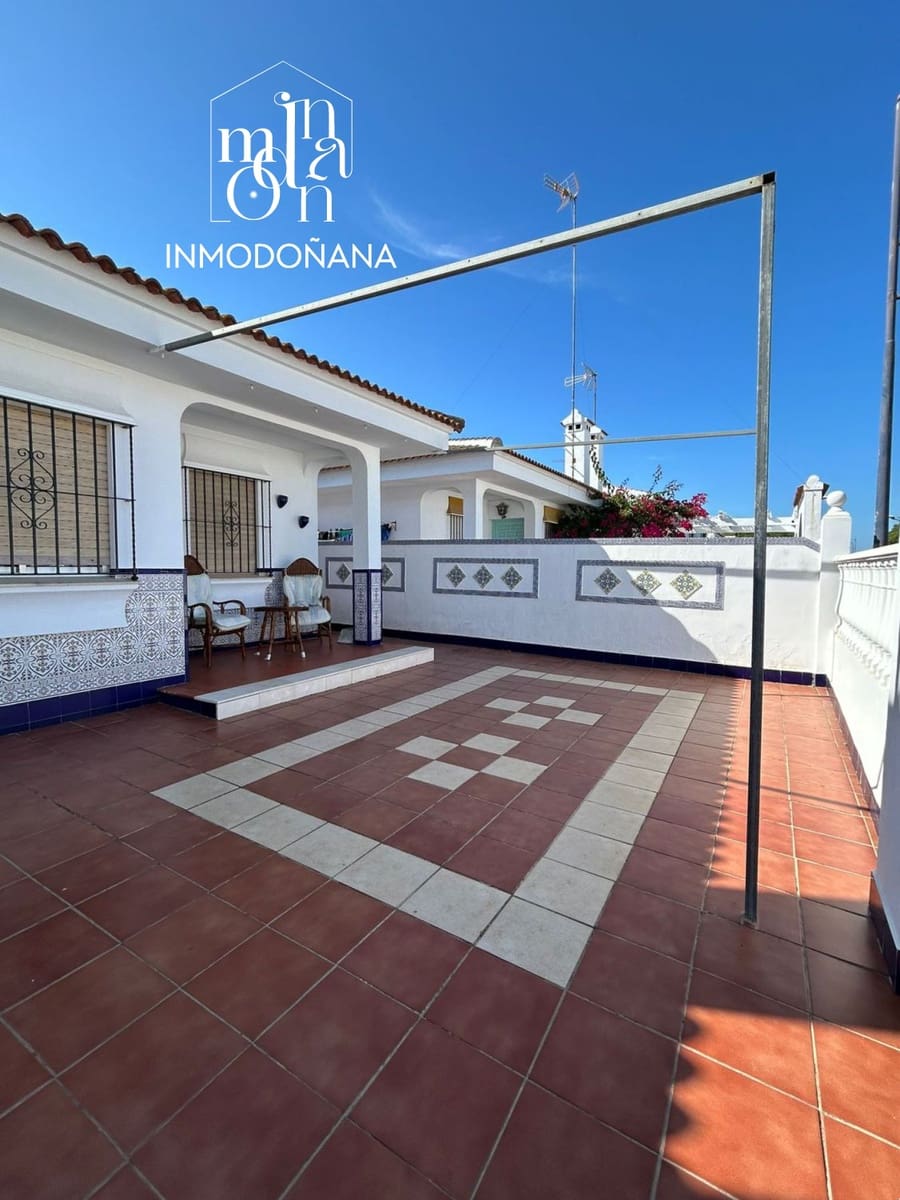2 bedroom Semi-detached Villa for sale in Matalascanas - € 220,000 (Ref: 9622792)
