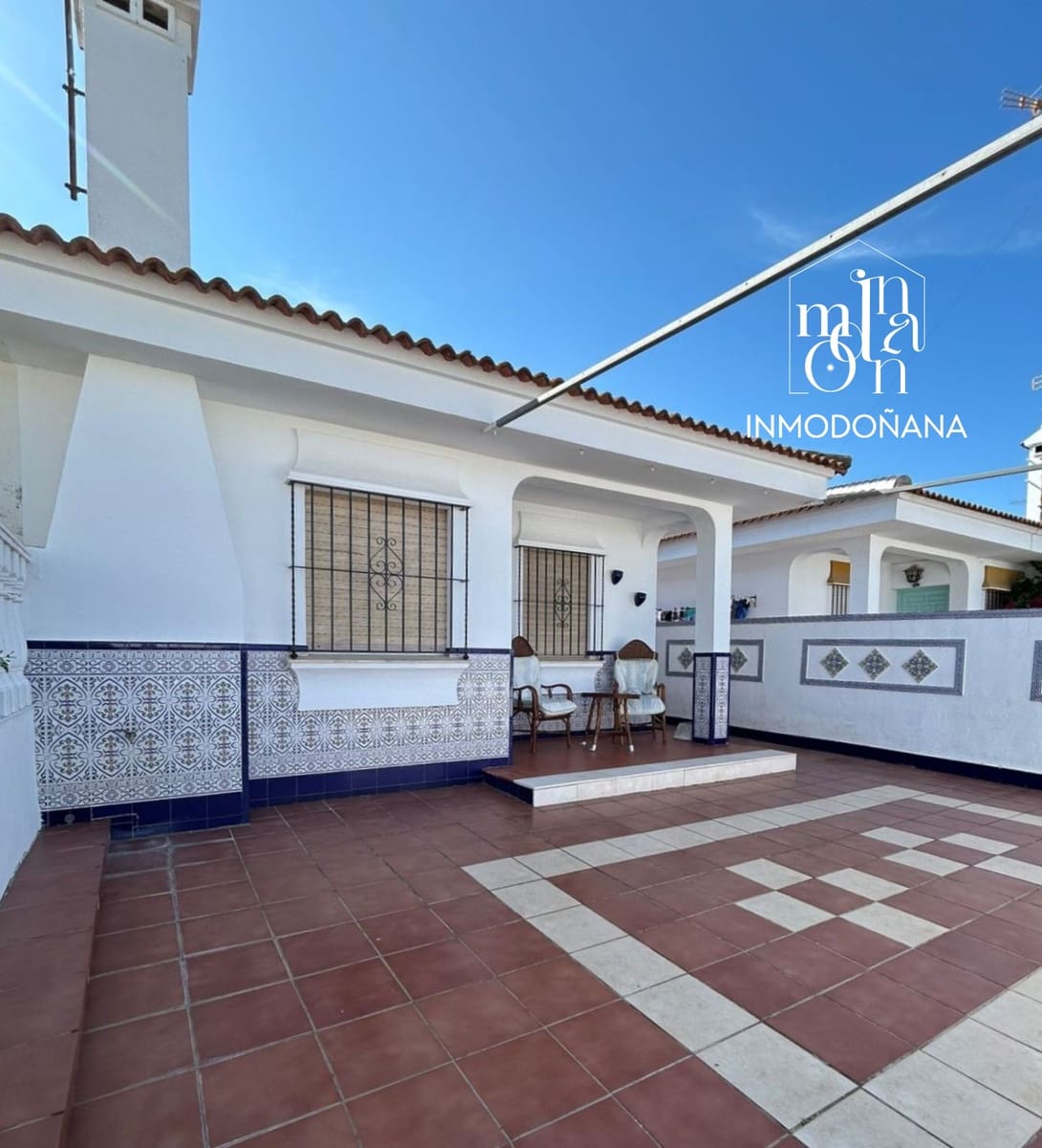 2 bedroom Semi-detached Villa for sale in Matalascanas - € 220,000 (Ref: 9622792)