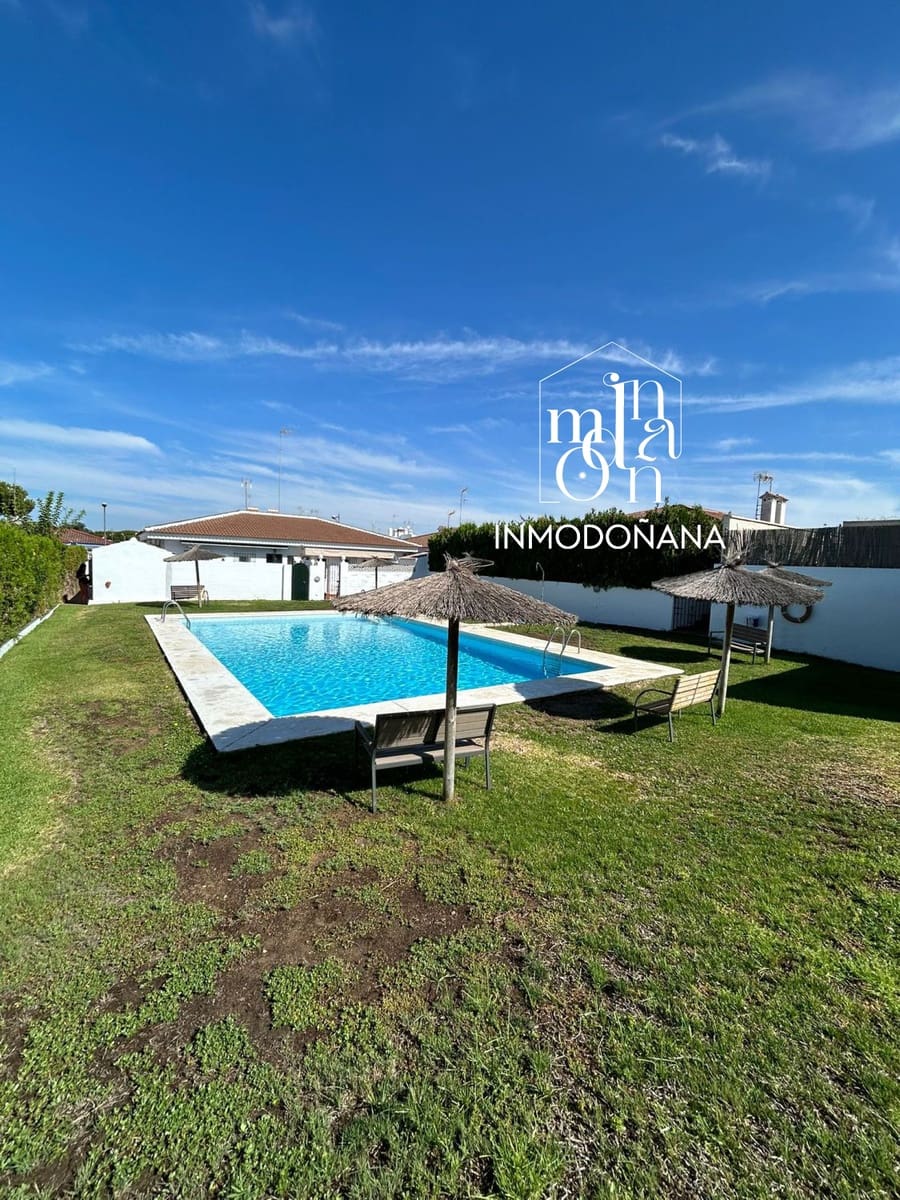 2 bedroom Semi-detached Villa for sale in Matalascanas - € 220,000 (Ref: 9622792)