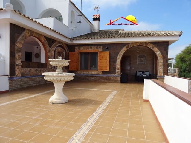 11 soveværelse Semi-Rækkehus til salg i Matalascañas, Almonte med garage - € 425.000 (Ref: 9622807)