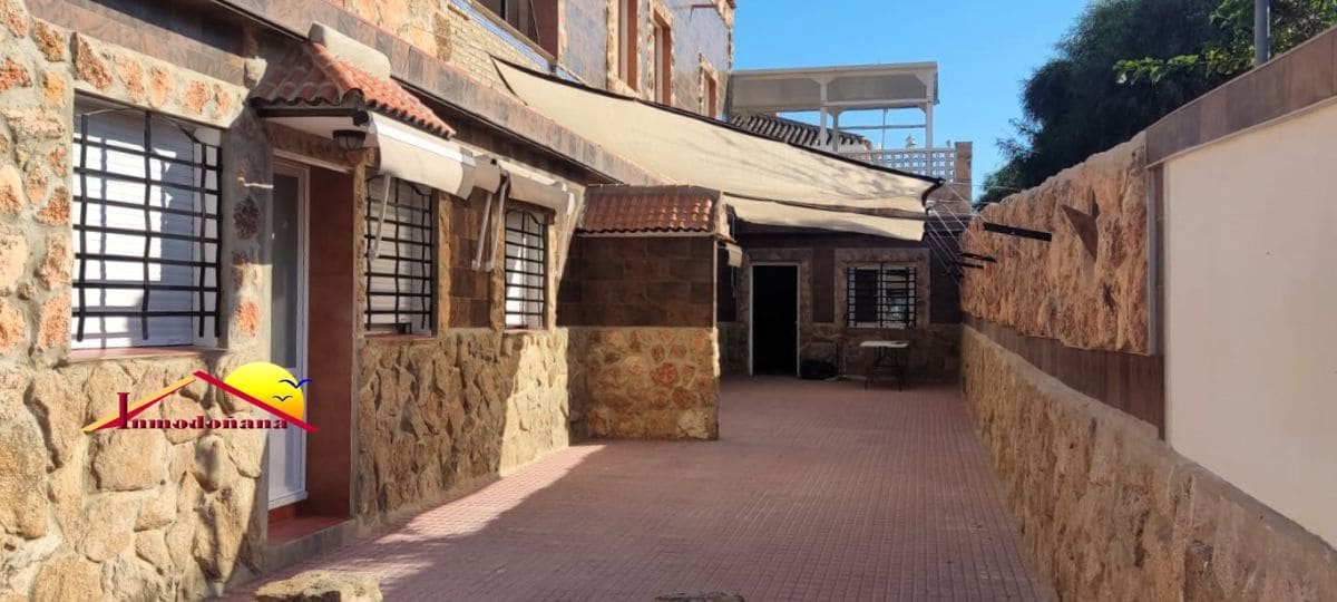 11 soveværelse Semi-Rækkehus til salg i Matalascanas med garage - € 425.000 (Ref: 9622807)