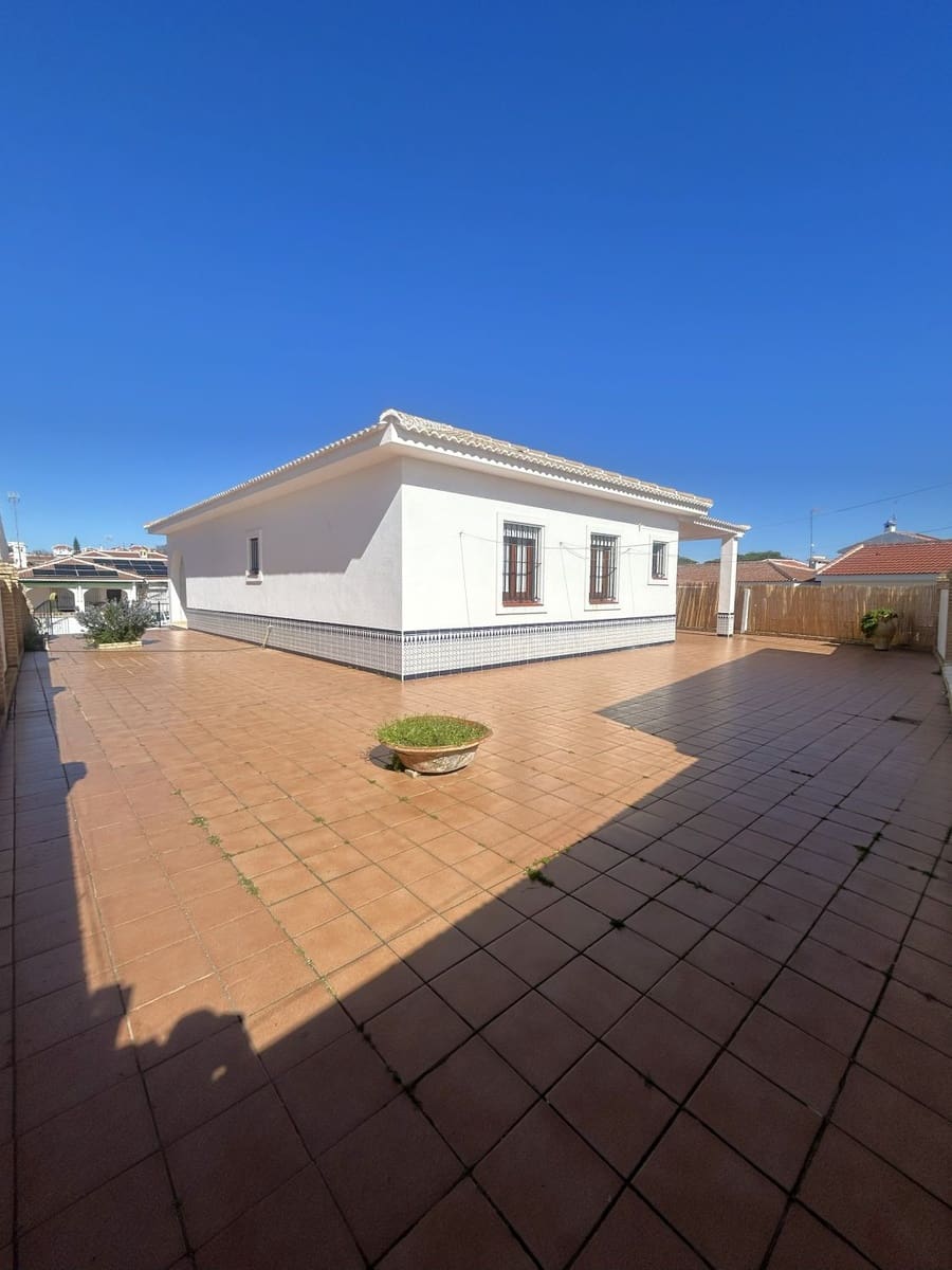 3 bedroom Villa for sale in Matalascanas - € 311,000 (Ref: 9622824)