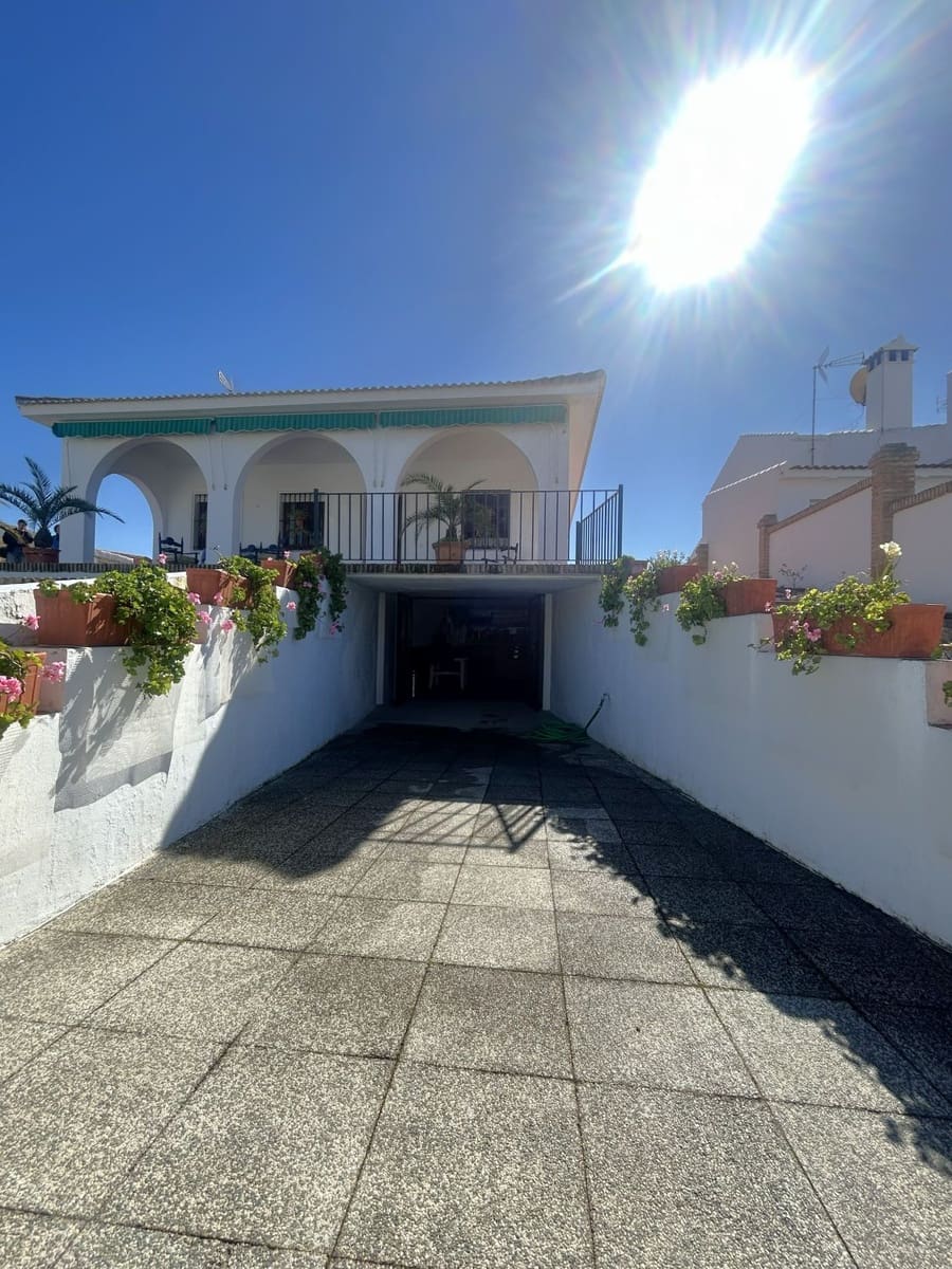 3 bedroom Villa for sale in Matalascanas - € 311,000 (Ref: 9622824)