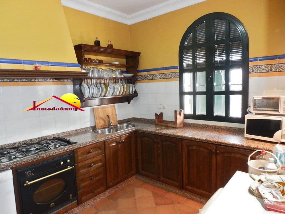 Casa de 12 habitaciones en El Rocío en venta - 900.000 € (Ref: 9622834)