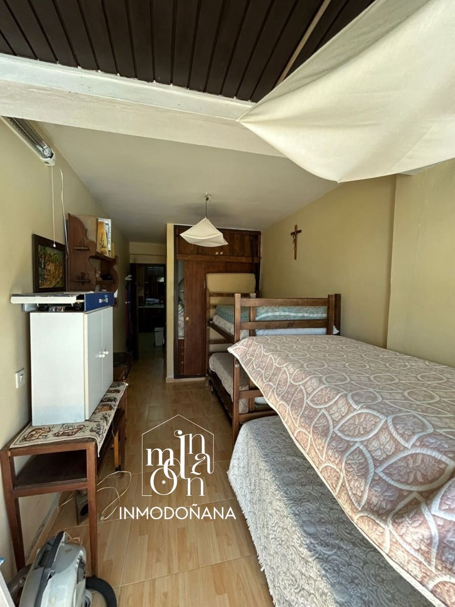 4 bedroom Flat for sale in Matalascanas - € 220,000 (Ref: 9622842)