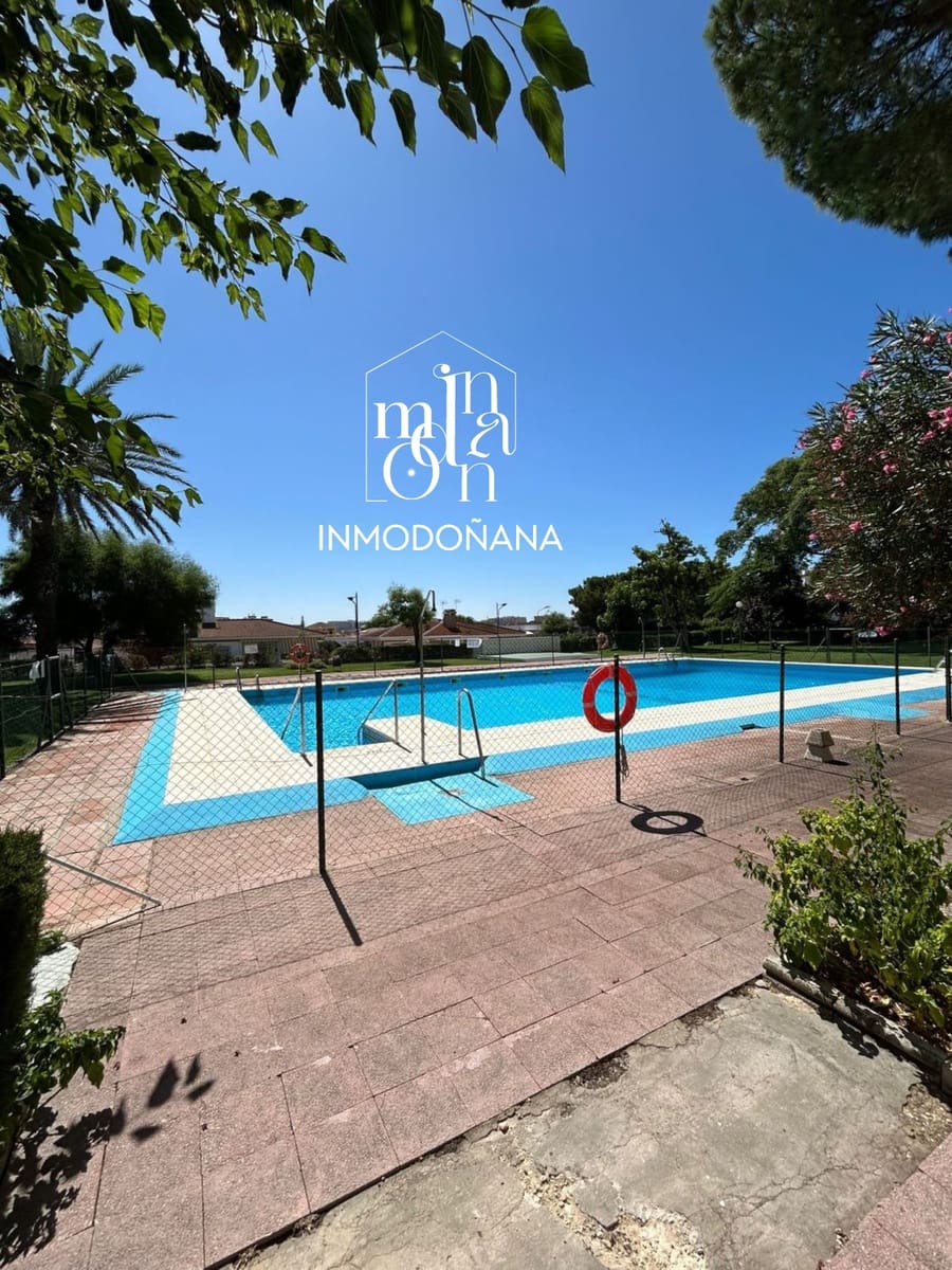 4 bedroom Flat for sale in Matalascanas - € 220,000 (Ref: 9622842)