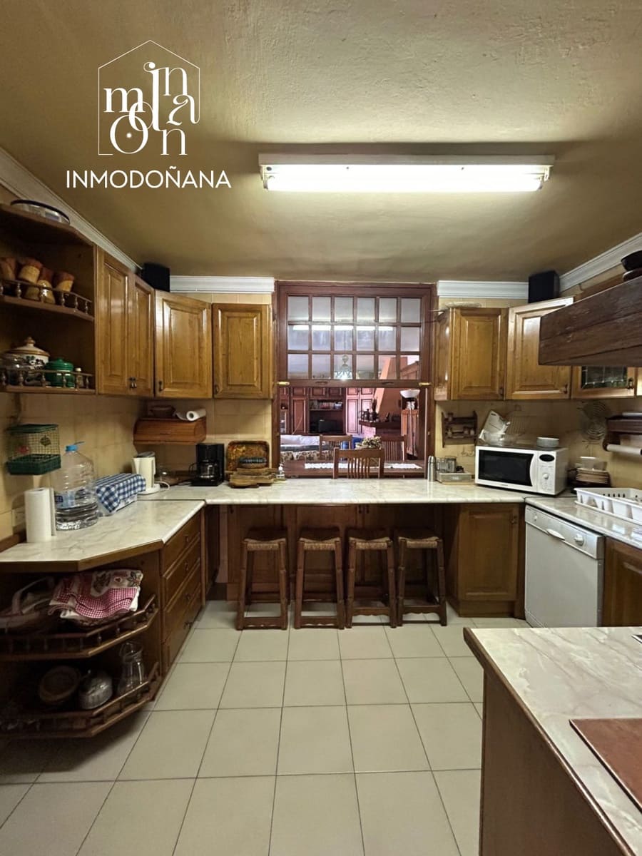 4 bedroom Flat for sale in Matalascanas - € 220,000 (Ref: 9622842)