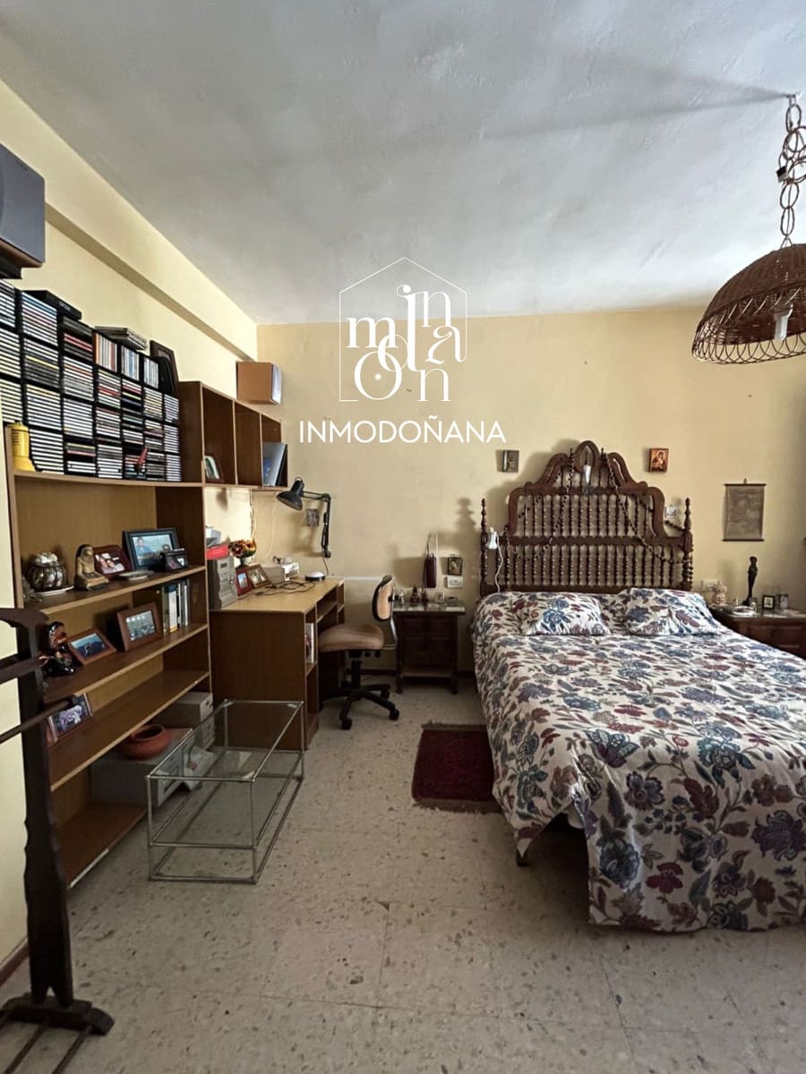 4 bedroom Flat for sale in Matalascanas - € 220,000 (Ref: 9622842)