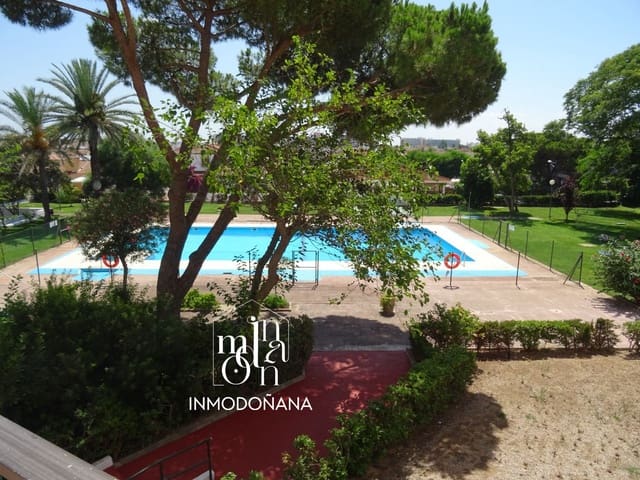 Piso de 4 habitaciones en Matalascañas, Almonte en venta - 220.000 € (Ref: 9622842)