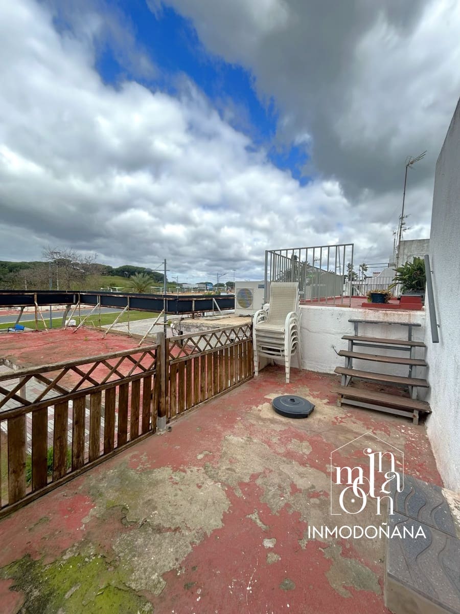 4 bedroom Flat for sale in Matalascanas - € 160,000 (Ref: 9704866)