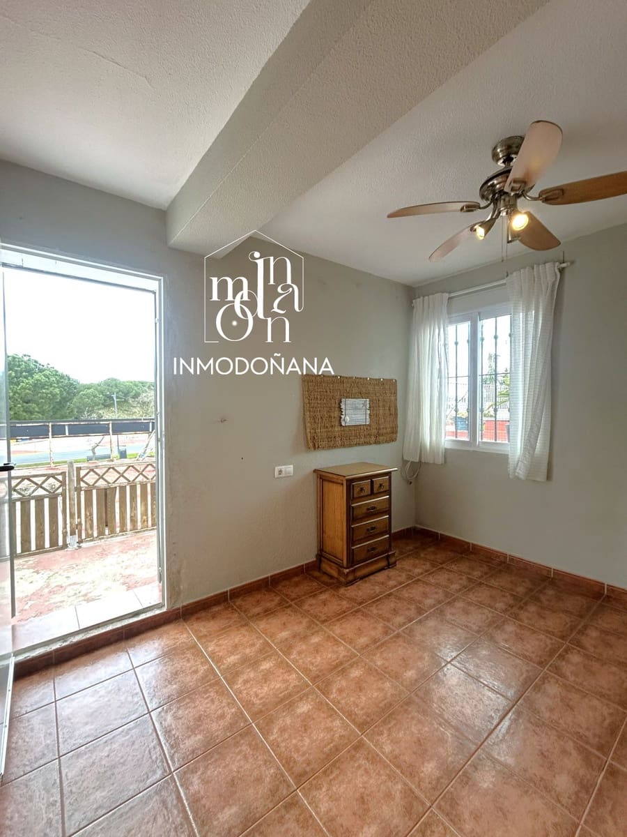 4 bedroom Flat for sale in Matalascanas - € 160,000 (Ref: 9704866)