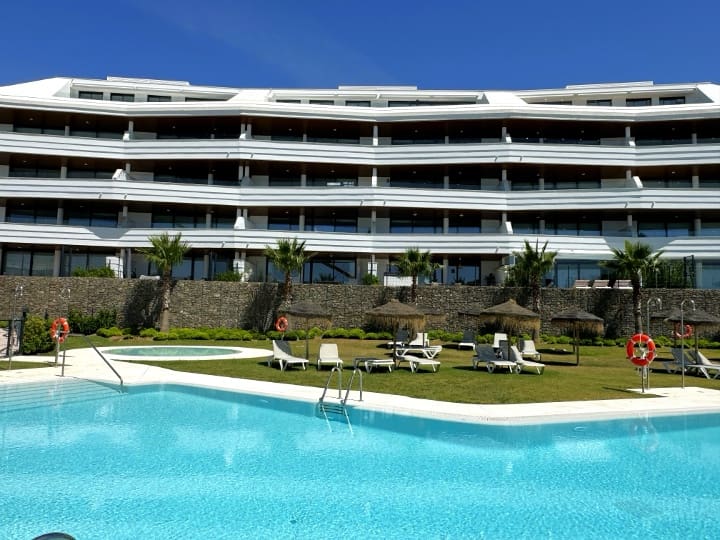 2 soveværelse Lejlighed til salg i Fuengirola med swimmingpool garage - € 695.000 (Ref: 9877056)