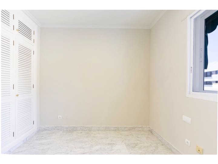 4 slaapkamer Flat te huur in Malaga stad met garage - € 3.300 (Ref: 9882216)