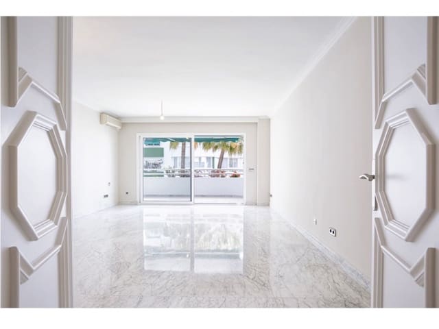 4 slaapkamer Flat te huur in Bellavista, Málaga stad met garage - € 3.300 (Ref: 9882216)