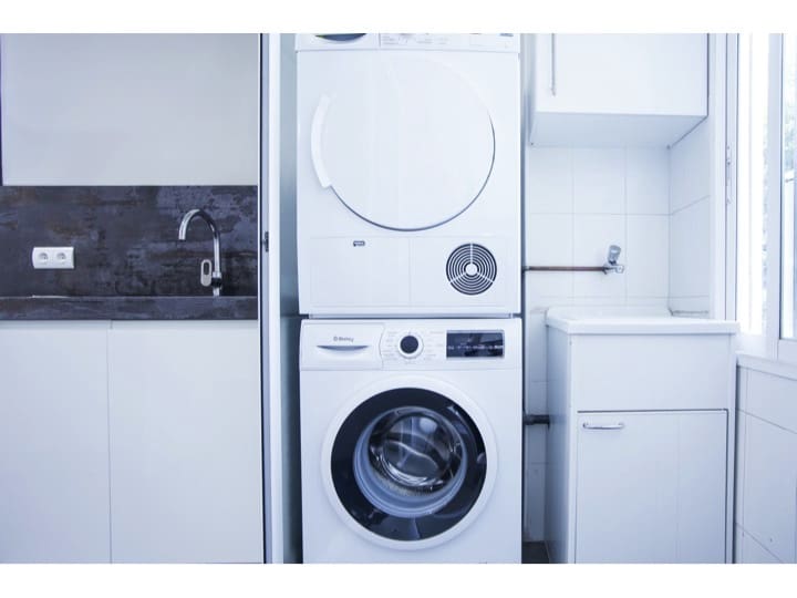 4 slaapkamer Flat te huur in Malaga stad met garage - € 3.300 (Ref: 9882216)