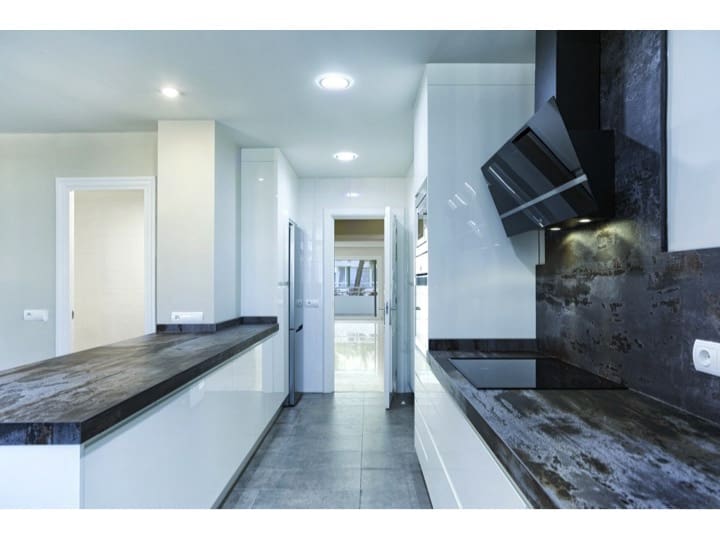 4 slaapkamer Flat te huur in Malaga stad met garage - € 3.300 (Ref: 9882216)