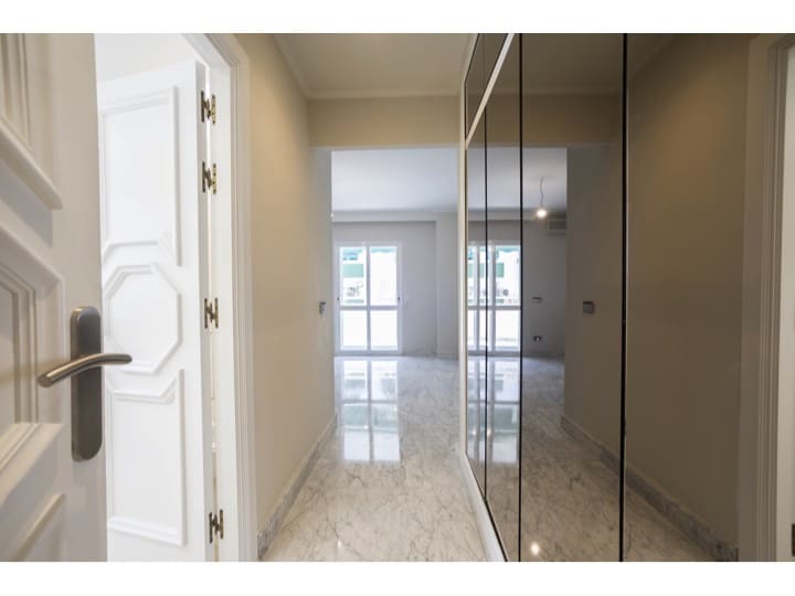 4 slaapkamer Flat te huur in Malaga stad met garage - € 3.300 (Ref: 9882216)