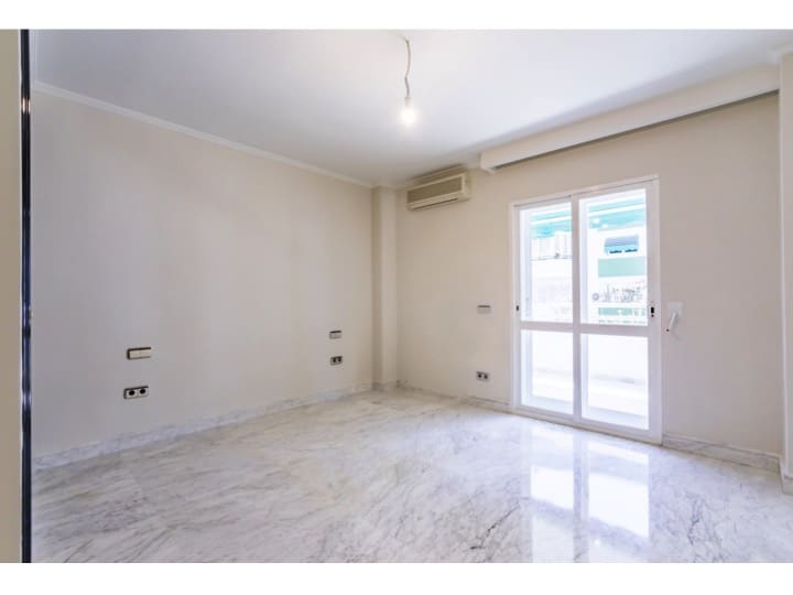 4 slaapkamer Flat te huur in Malaga stad met garage - € 3.300 (Ref: 9882216)