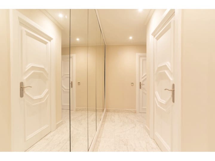 4 slaapkamer Flat te huur in Malaga stad met garage - € 3.300 (Ref: 9882216)