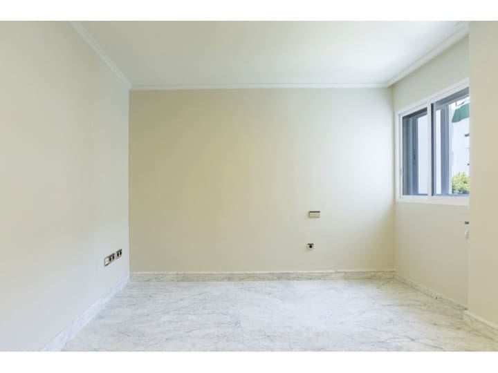 4 slaapkamer Flat te huur in Malaga stad met garage - € 3.300 (Ref: 9882216)