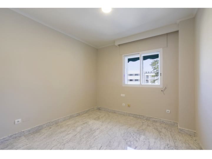 4 slaapkamer Flat te huur in Malaga stad met garage - € 3.300 (Ref: 9882216)