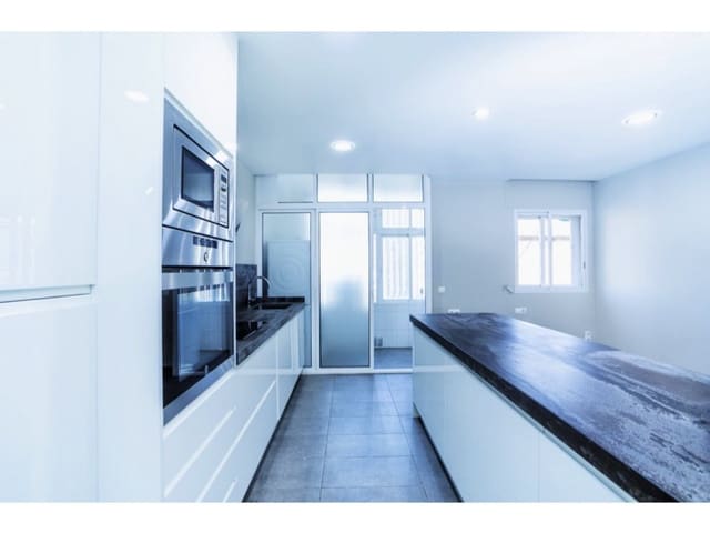 4 slaapkamer Flat te huur in Bellavista, Málaga stad met garage - € 3.300 (Ref: 9882216)