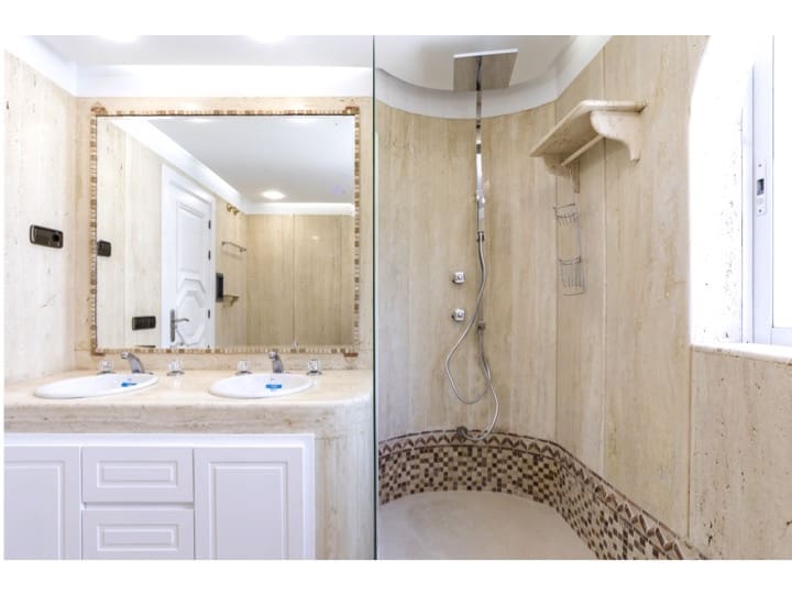 4 slaapkamer Flat te huur in Malaga stad met garage - € 3.300 (Ref: 9882216)