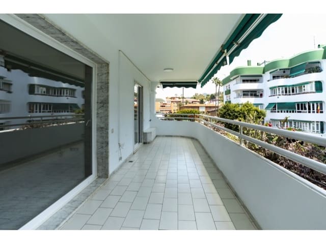4 slaapkamer Flat te huur in Bellavista, Málaga stad met garage - € 3.300 (Ref: 9882216)