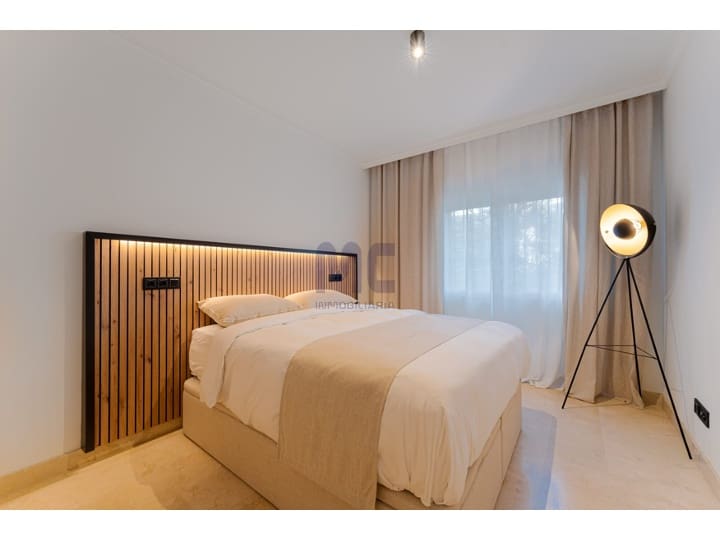 3 bedroom Flat for sale in Golden Mile with pool garage - € 990,000 (Ref: 9941247)