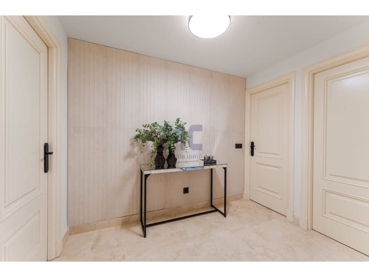 3 bedroom Flat for sale in Golden Mile with pool garage - € 990,000 (Ref: 9941247)