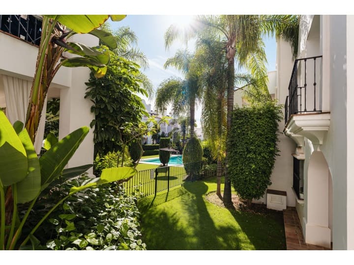 3 bedroom Flat for sale in Golden Mile with pool garage - € 990,000 (Ref: 9941247)