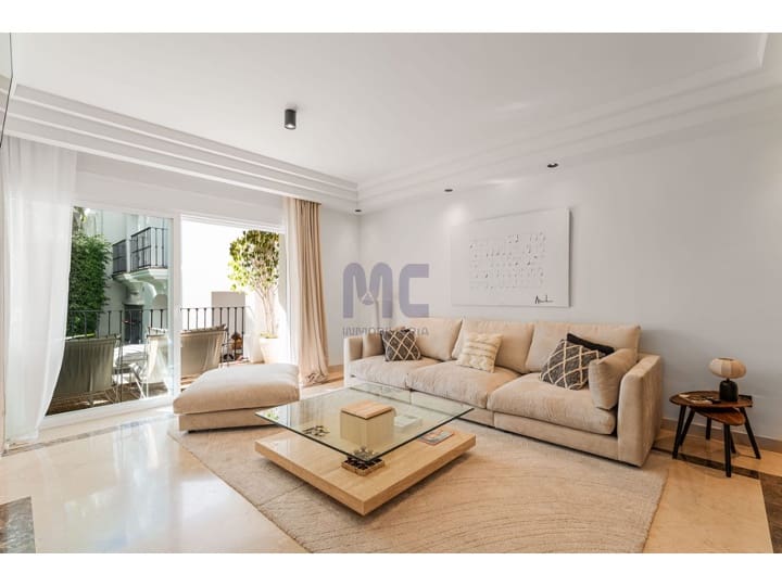 3 bedroom Flat for sale in Golden Mile with pool garage - € 990,000 (Ref: 9941247)