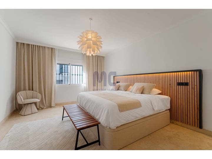 3 bedroom Flat for sale in Golden Mile with pool garage - € 990,000 (Ref: 9941247)