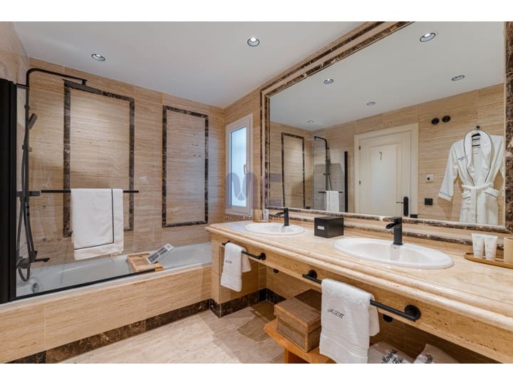 3 bedroom Flat for sale in Golden Mile with pool garage - € 990,000 (Ref: 9941247)