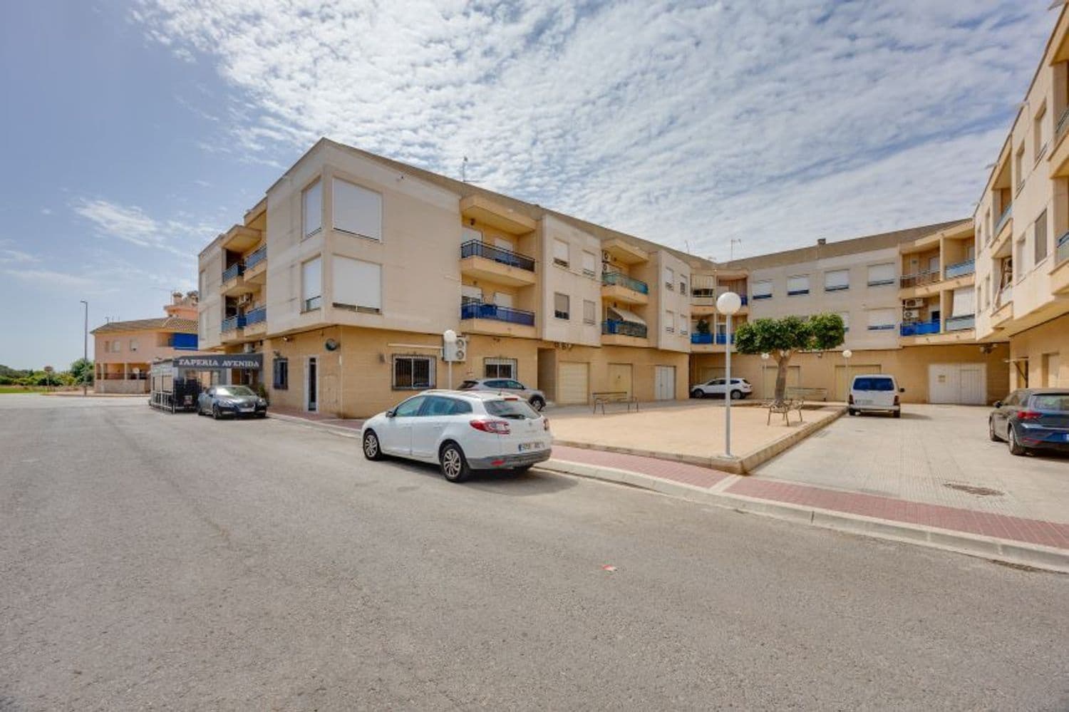 Commercial for sale in San Fulgencio - € 77,500 (Ref: 10020070)