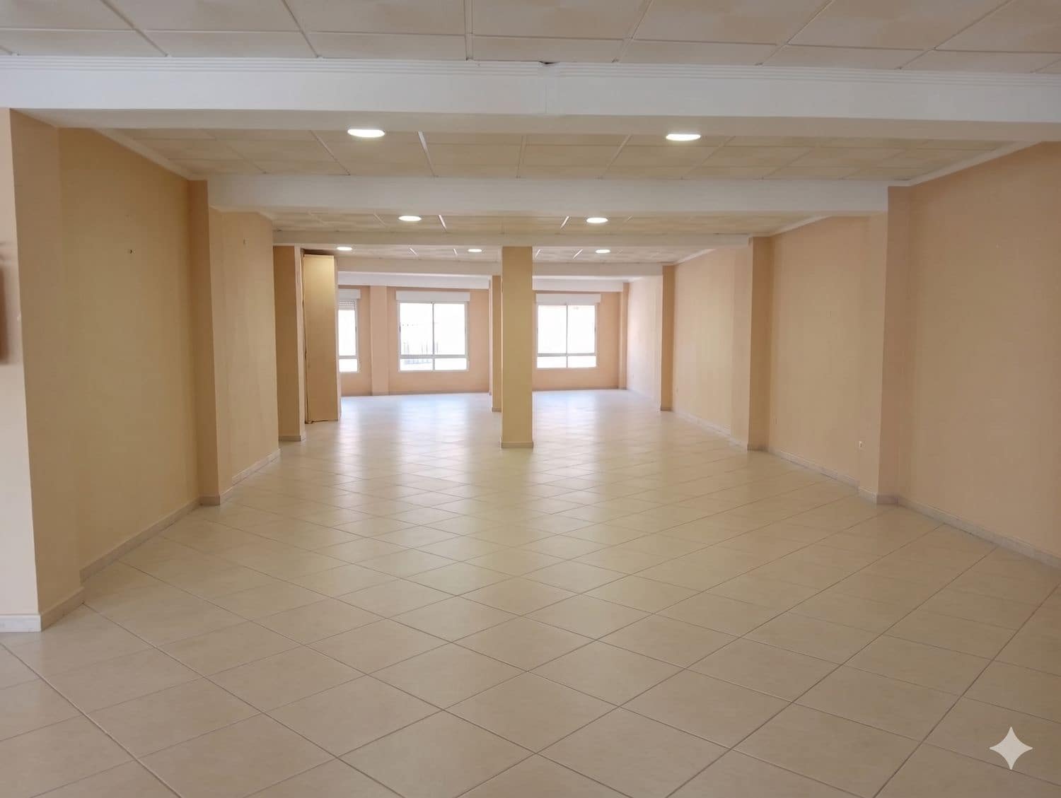 Kaupallinen myytävänä paikassa Santa Pola - 298 000 € (Ref: 10101289)