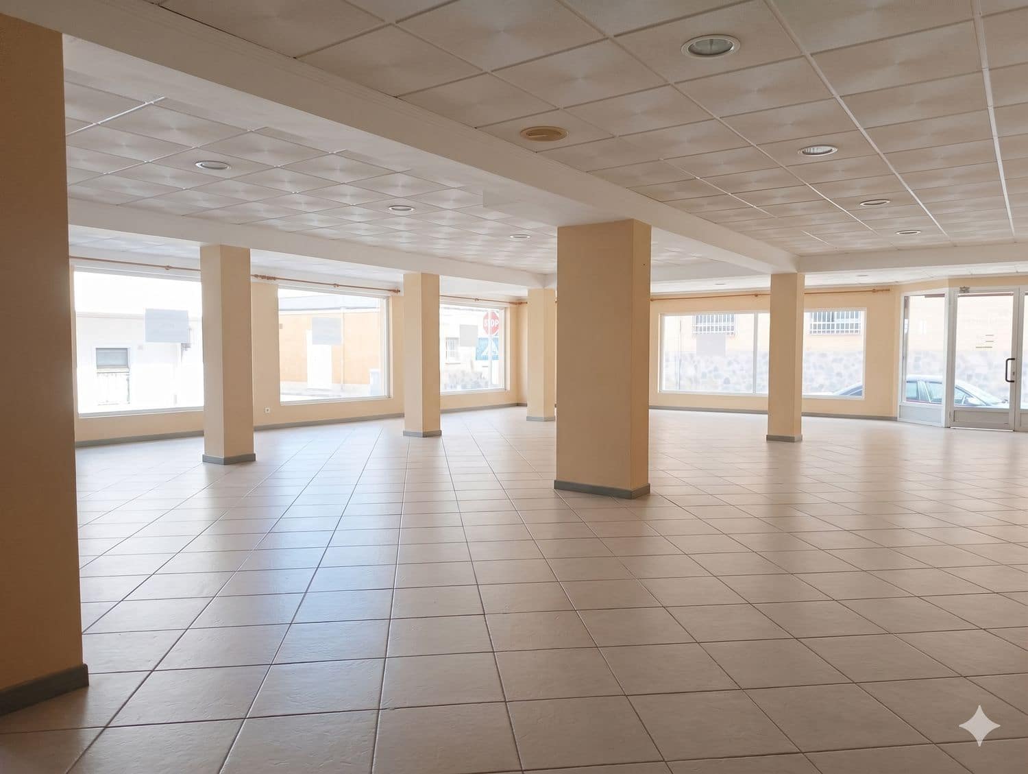 Kaupallinen myytävänä paikassa Santa Pola - 298 000 € (Ref: 10101289)