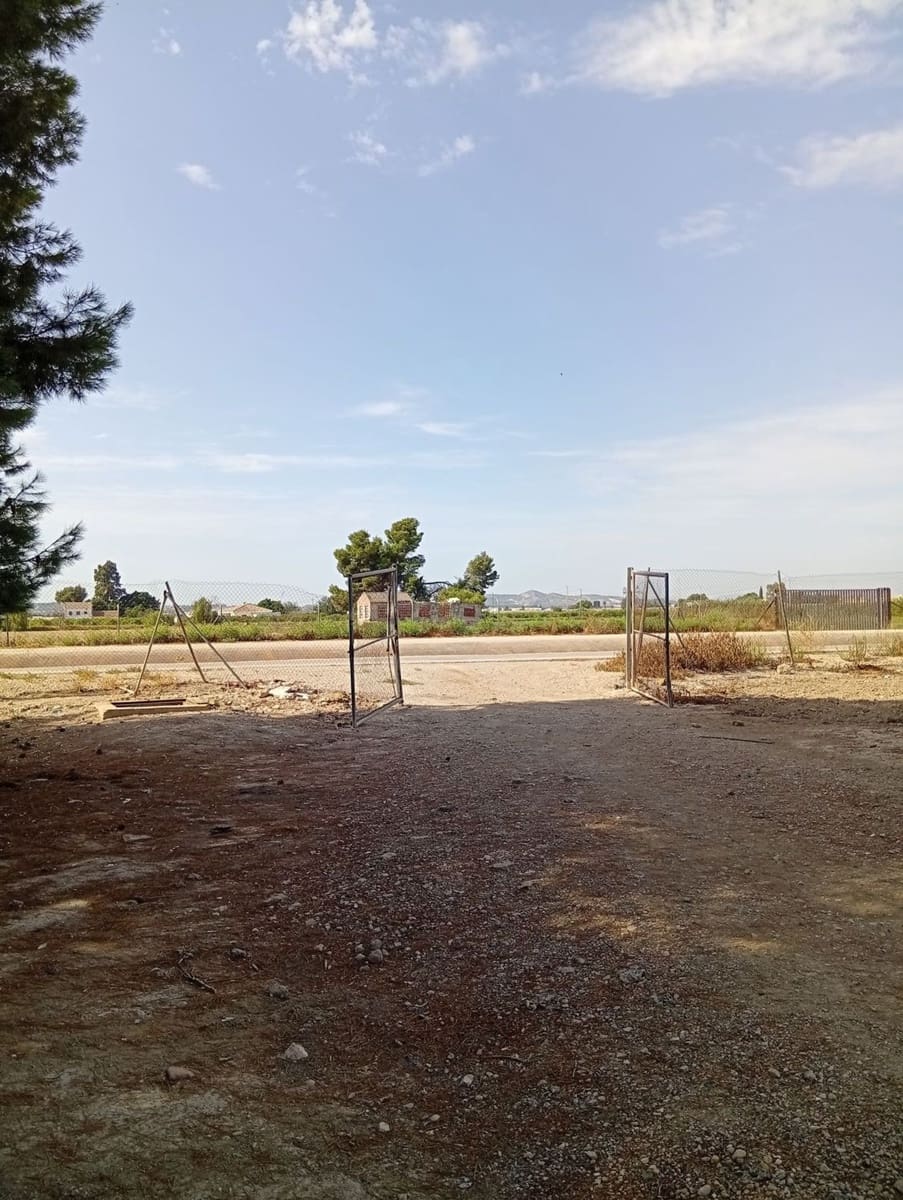 Mark till salu i Daya Nueva - 98 000 € (Ref: 10101291)