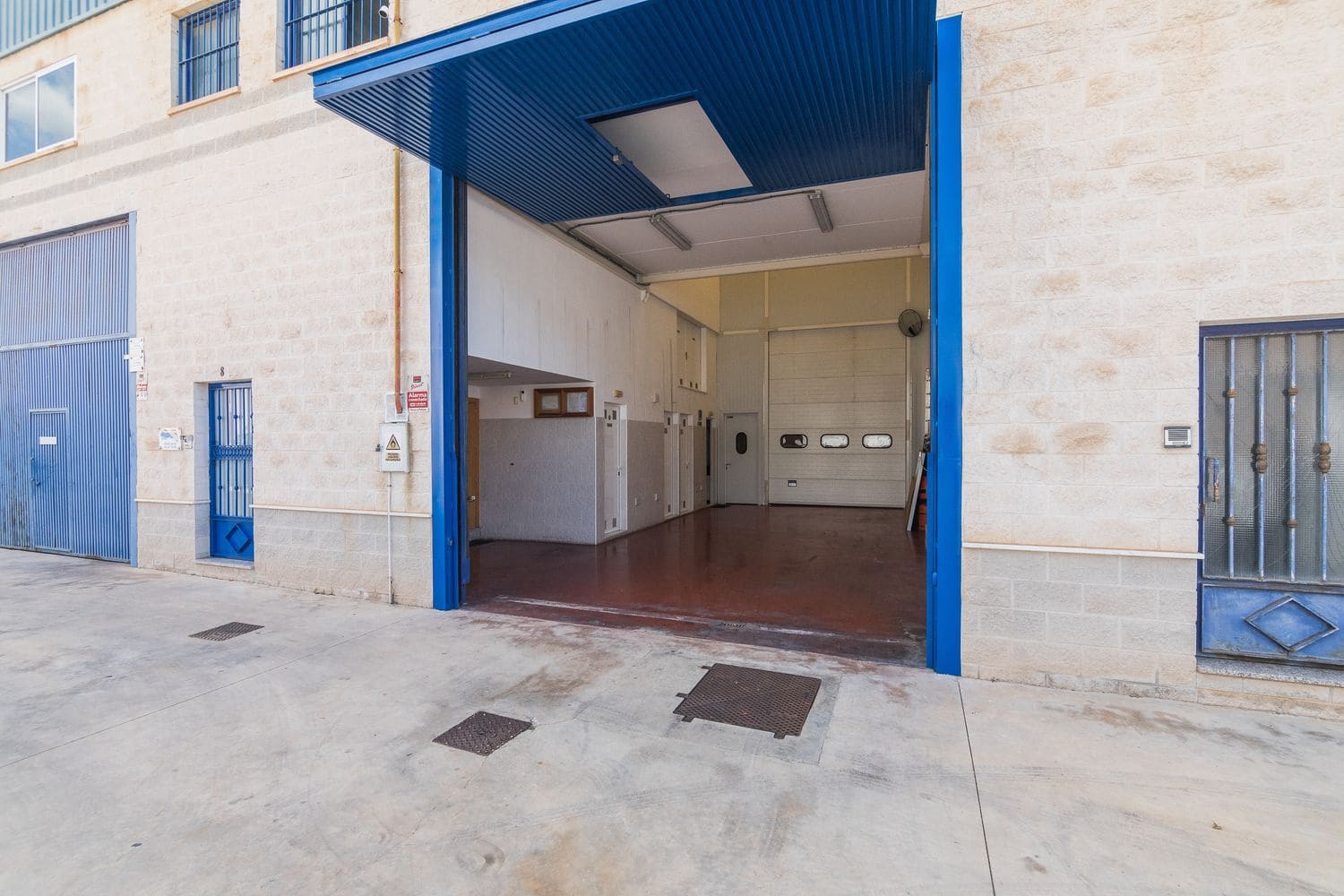 Commercial for sale in Santa Pola - € 538,000 (Ref: 10101293)