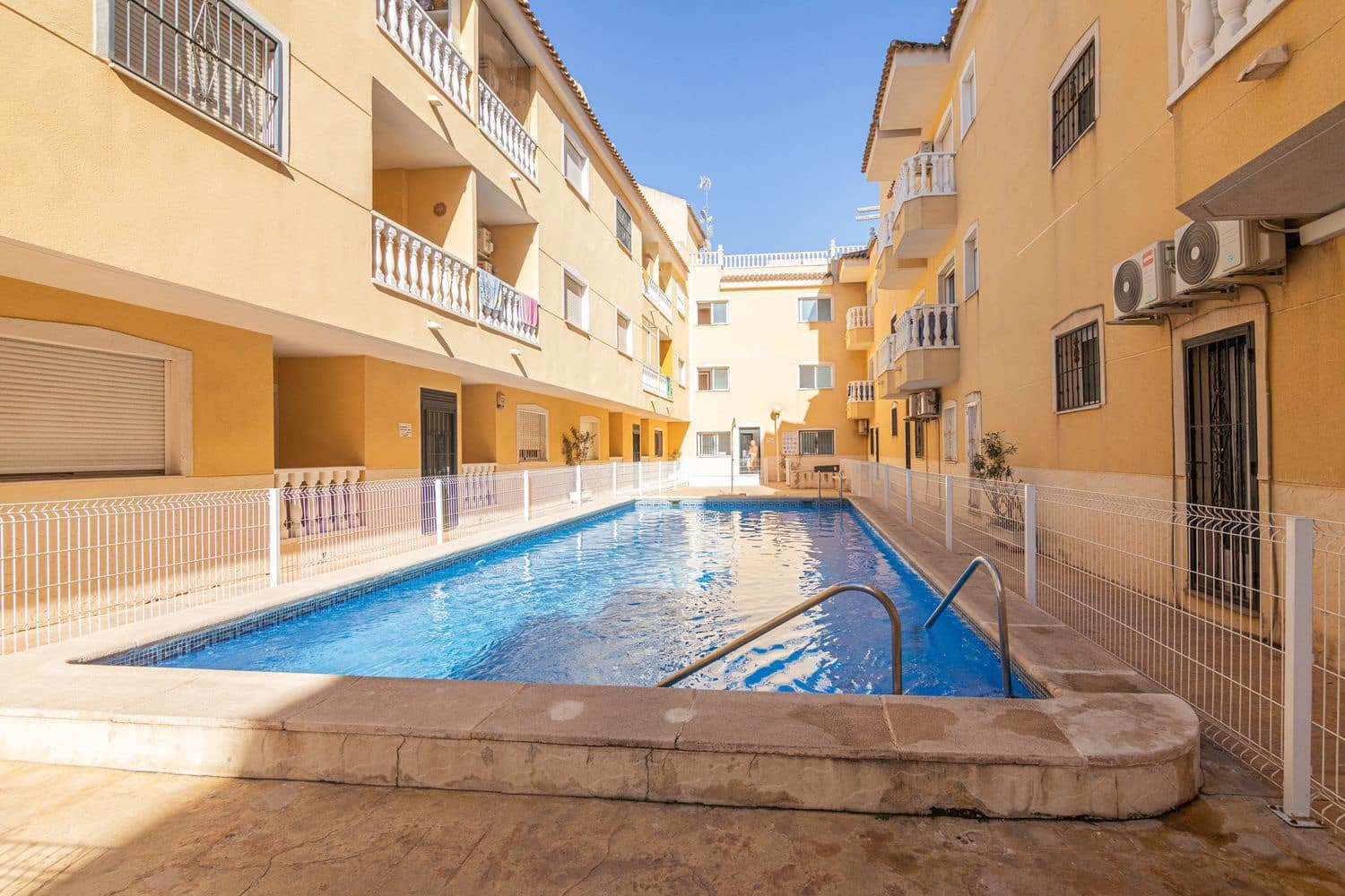 2 Zimmer Apartment zu verkaufen in Formentera del Segura mit Pool Garage - 105.000 € (Ref: 10101295)