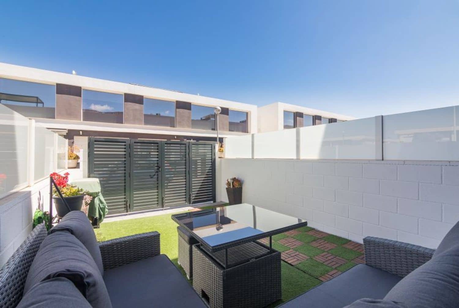 Apartamento de 2 habitaciones en Gran Alacant en venta con piscina garaje - 250.000 € (Ref: 10108783)