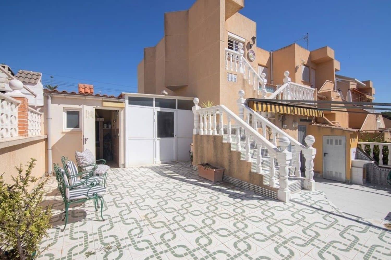 2 bedroom Townhouse for sale in Gran Alacant with garage - € 162,000 (Ref: 10158912)
