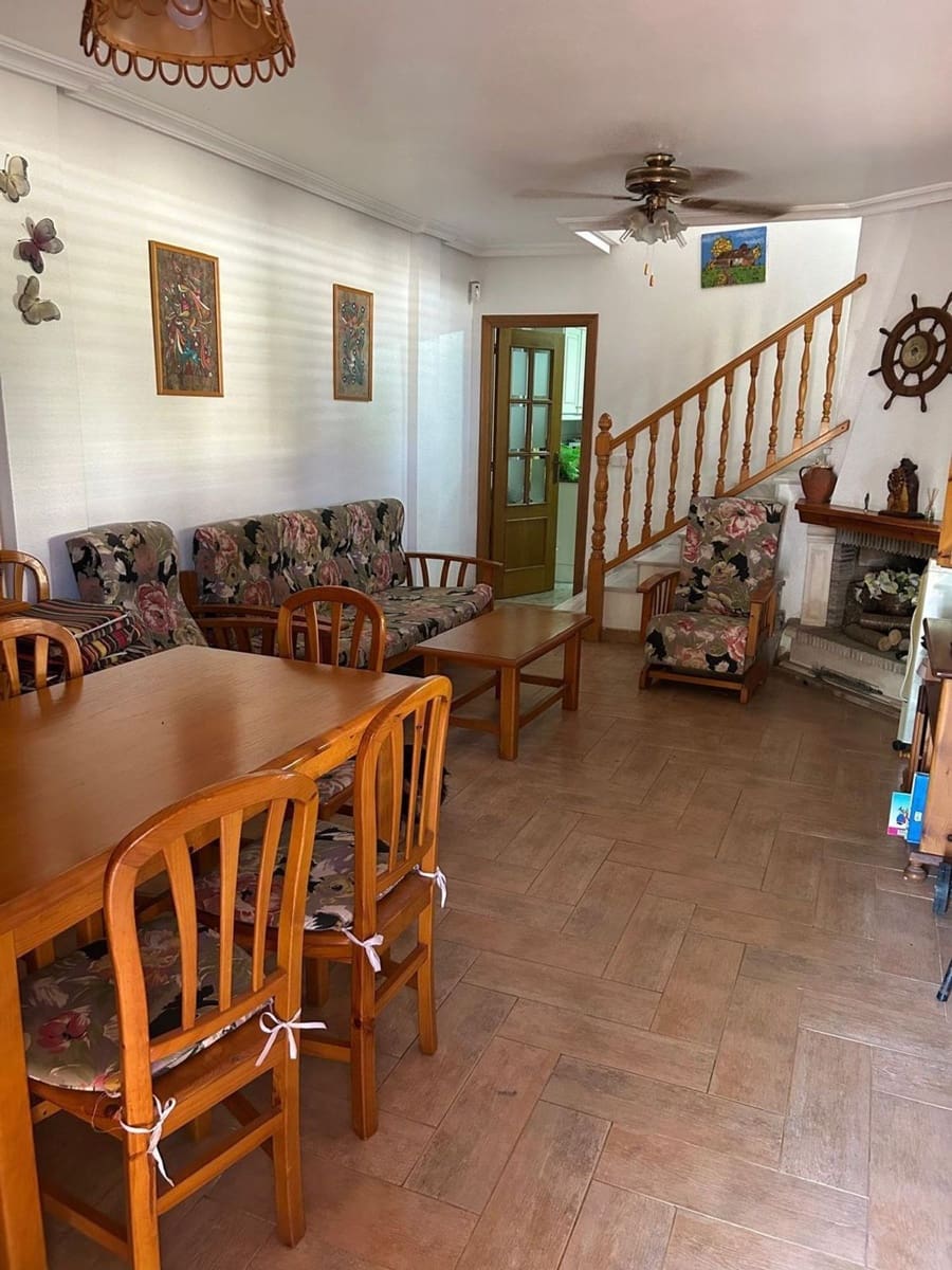 3 soveværelse Byhus til leje i Santa Pola med garage - € 900 (Ref: 10176147)
