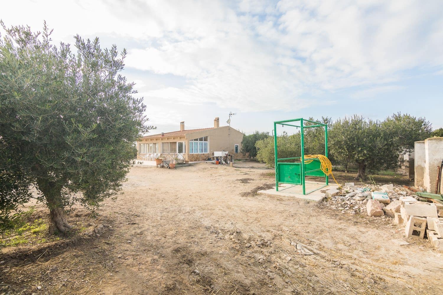 4 bedroom Finca/Country House for sale in Elche / Elx with garage - € 370,000 (Ref: 8697739)