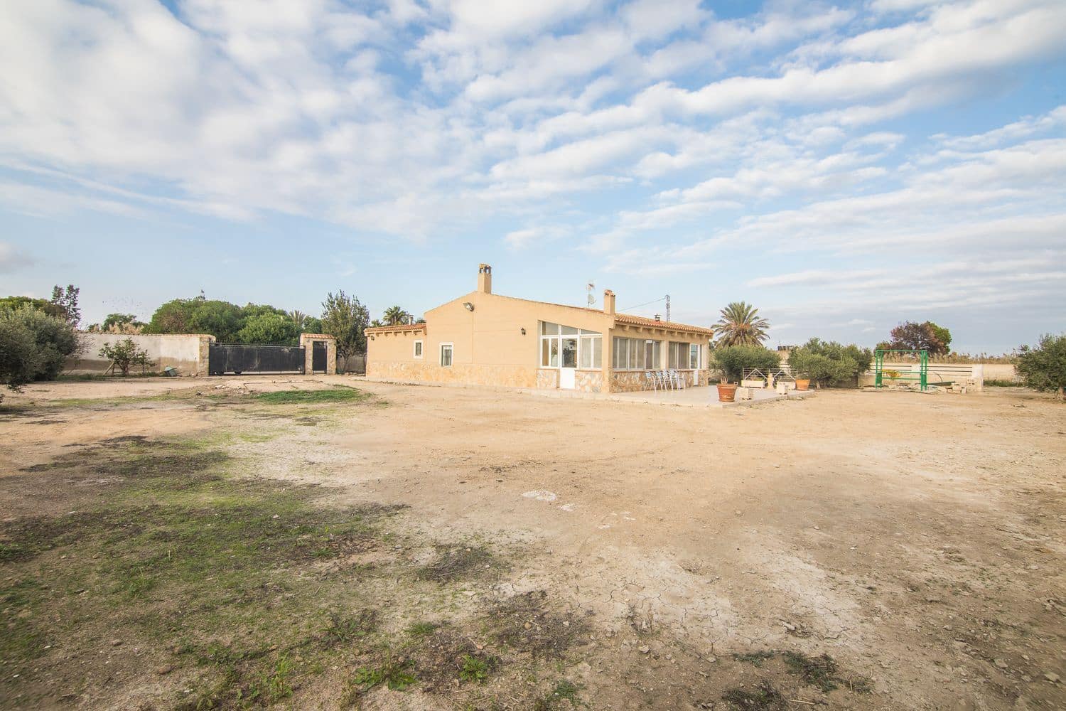 4 bedroom Finca/Country House for sale in Elche / Elx with garage - € 370,000 (Ref: 8697739)
