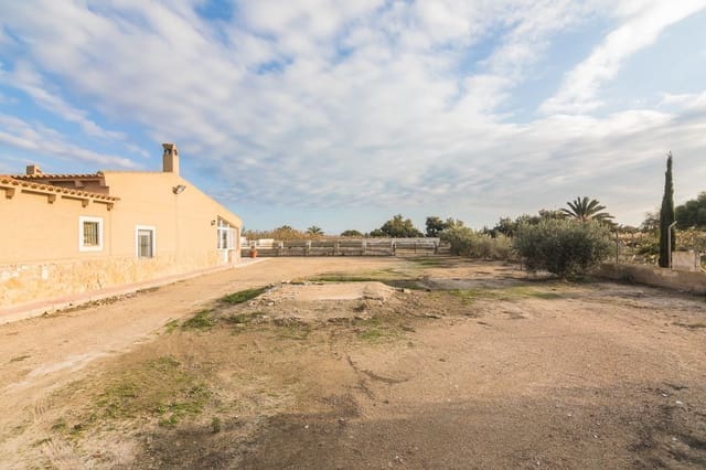 4 bedroom Finca/Country House for sale in Las Bayas, Elche / Elx with garage - € 370,000 (Ref: 8697739)