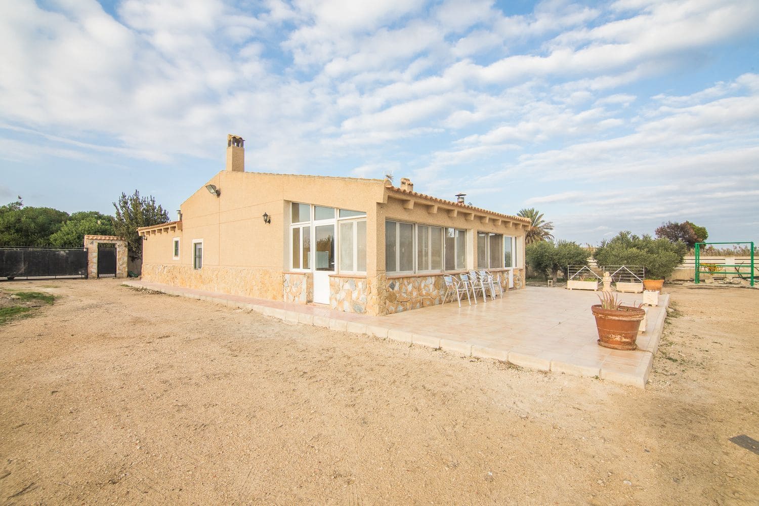 4 bedroom Finca/Country House for sale in Elche / Elx with garage - € 370,000 (Ref: 8697739)
