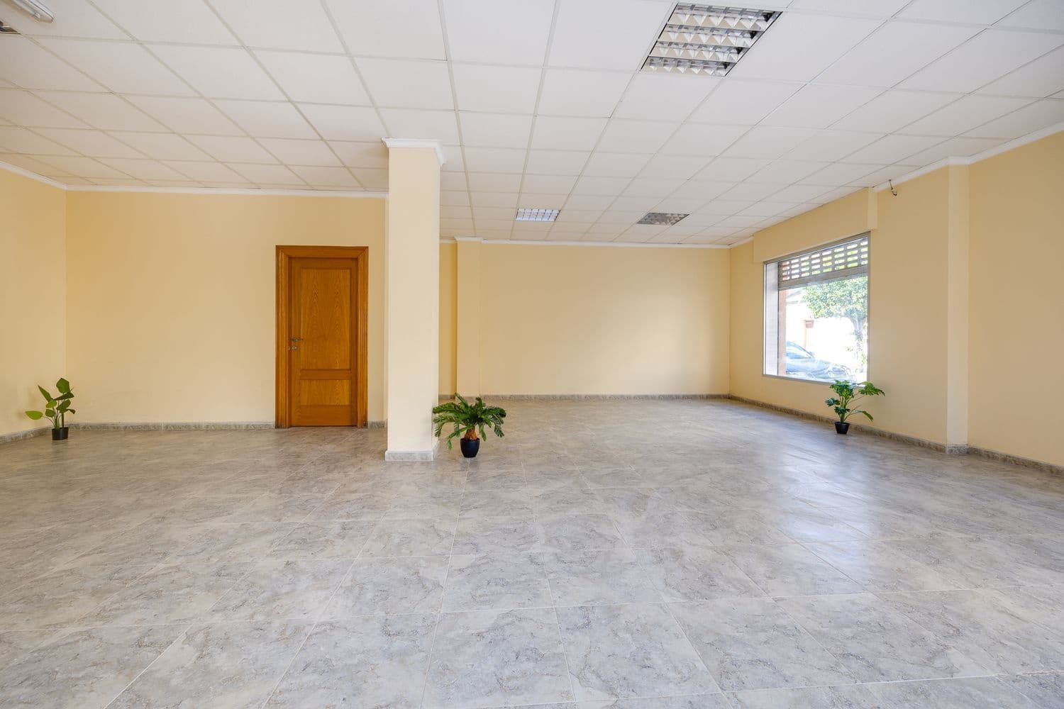 Erhverv til salg i Almoradi - € 63.000 (Ref: 8821176)